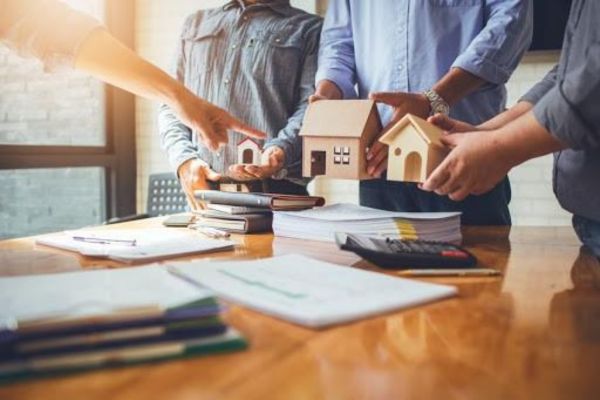 Công chứng viên cam kết tài sản riêng