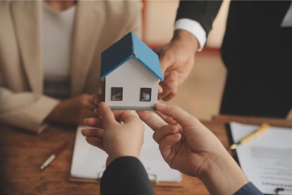 góp vốn bằng nhà đất đang thế chấp