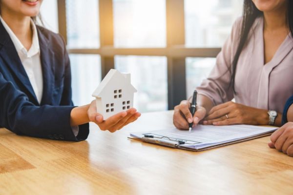 công chứng hợp đồng thuê nhà tại nhà
