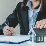 hợp đồng thuê nhà có đóng dấu không