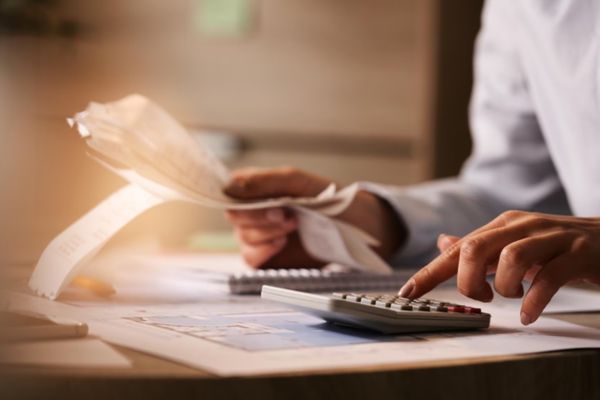 Bên bán không giao giấy tờ