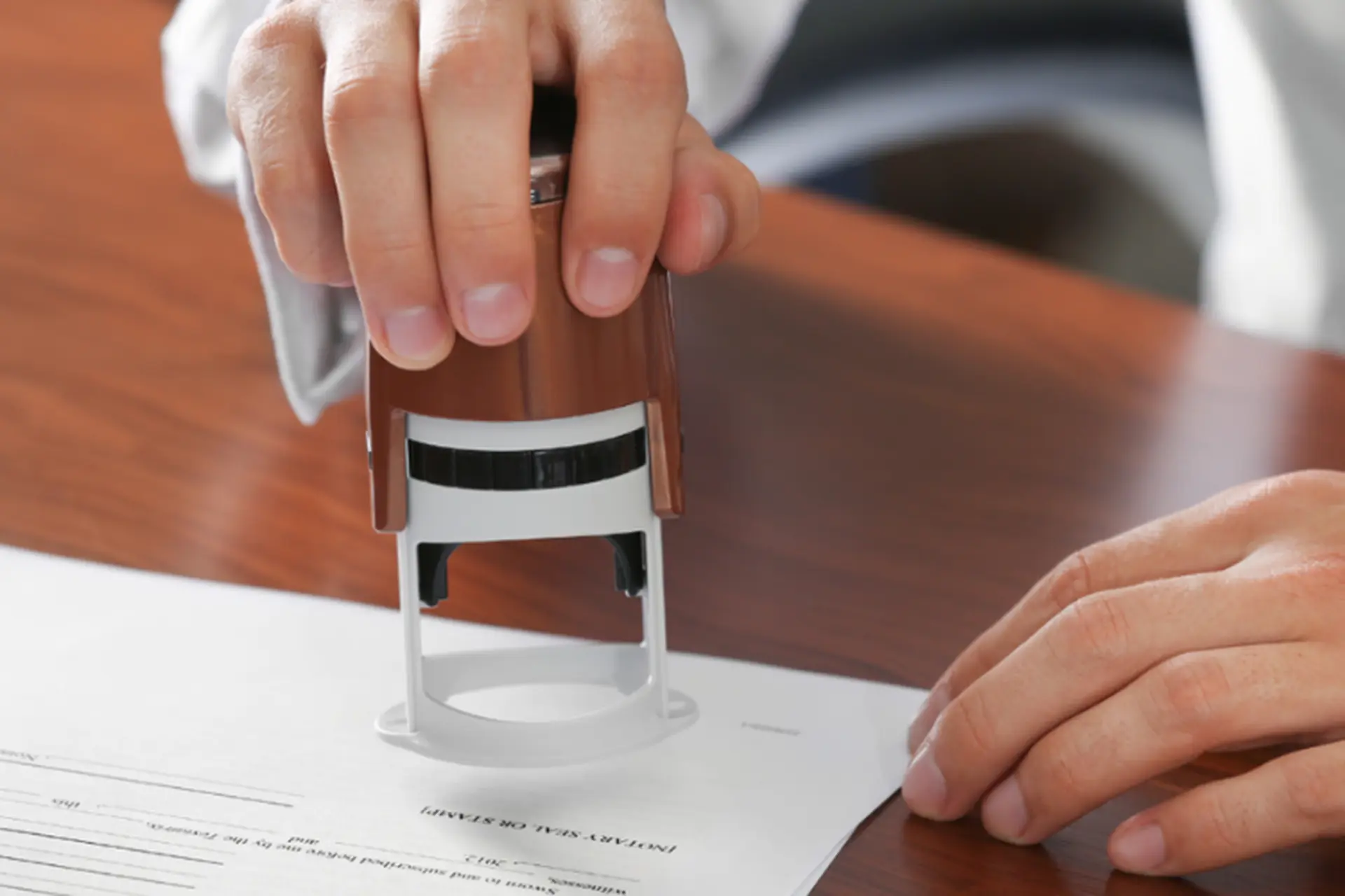 công chứng đặt cọc cho người không biết chữ